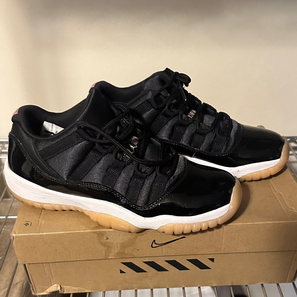 Nike Black and White Sneakers with Tan Sole